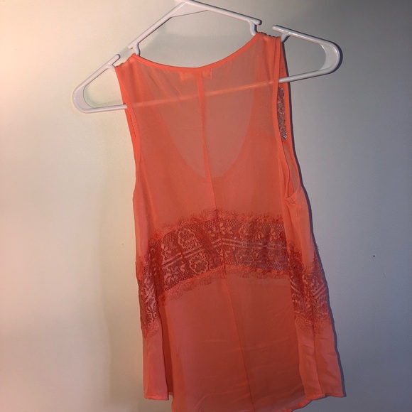Peachy tank with lace detail - Picture 2 of 2